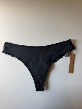 SKIMS Shine Foundations Lace Thong M NWT onxy micro leopard print